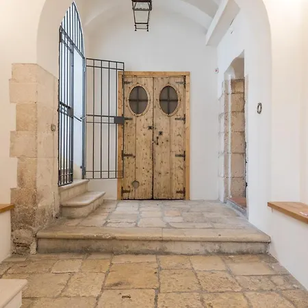 Residenza De Gemmis 3* Альтамура