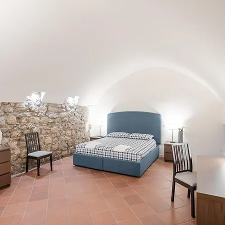 Residenza De Gemmis 3* Альтамура